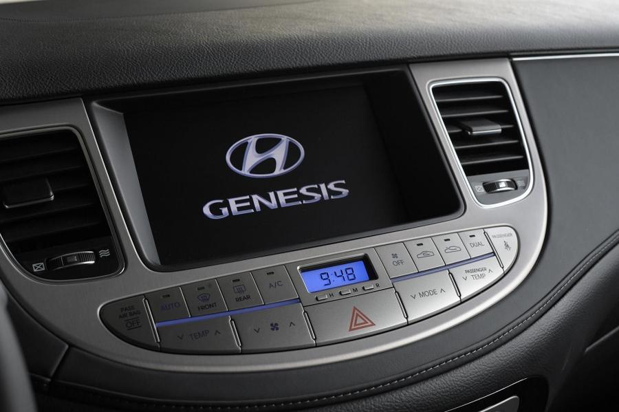  Hyundai Genesis 2012 года  (фото 45 из 73)